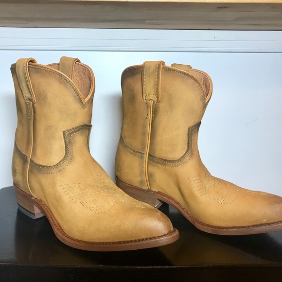 Frye Shoes - FRYE Women's Western Billy Ankle Cognac Boots 7.5